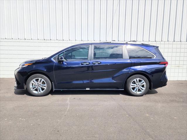 2023 Toyota Sienna Platinum