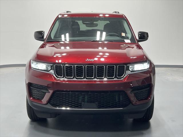 2023 Jeep Grand Cherokee Laredo 4x4