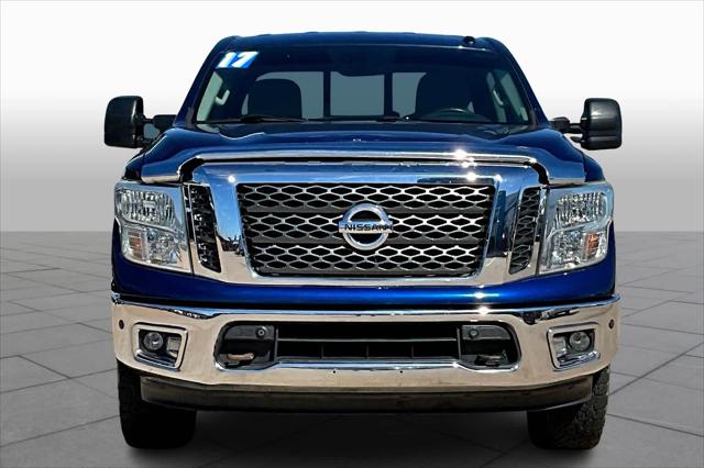 2017 Nissan TITAN SV