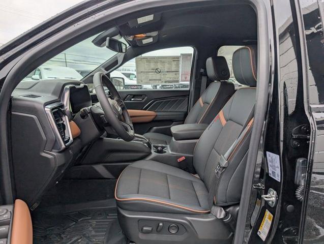 2024 GMC Canyon 4WD AT4
