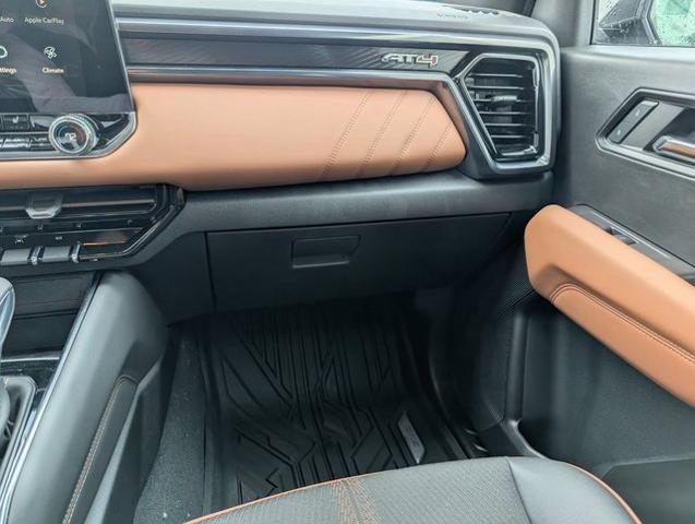 2024 GMC Canyon 4WD AT4
