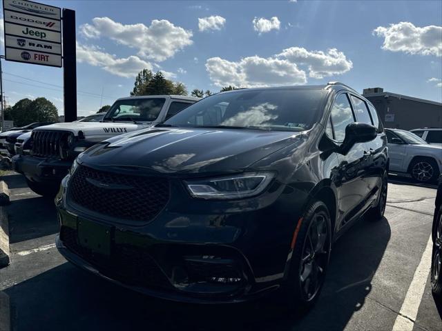 2023 Chrysler Pacifica Limited AWD