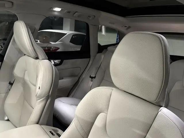 2025 Volvo XC60 Plug-In Hybrid Plus, T8 AWD Electric/Gasoline, Dark