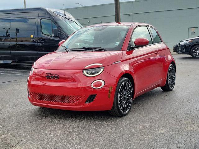 2024 Fiat 500e INSPI(RED) FWD 2024 Fiat 500e INSPI(RED) FWD