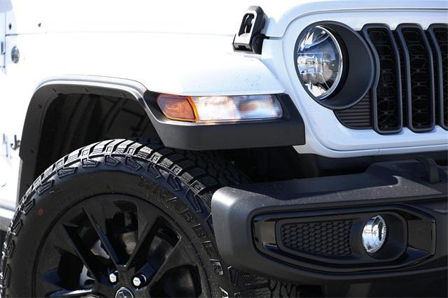 2025 Jeep Gladiator GLADIATOR NIGHTHAWK 4X4