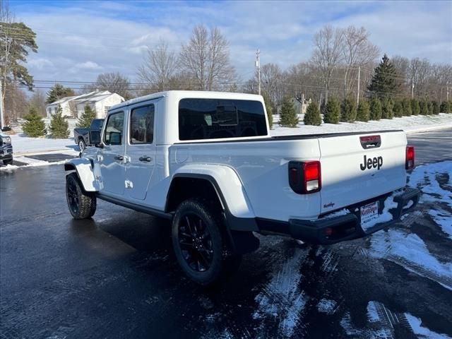 2025 Jeep Gladiator GLADIATOR NIGHTHAWK 4X4