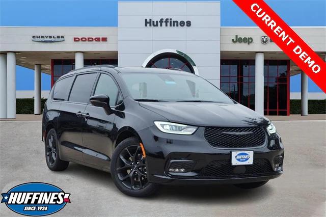 2025 Chrysler Pacifica PACIFICA LIMITED