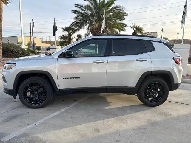 2025 Jeep Compass COMPASS LATITUDE 4X4