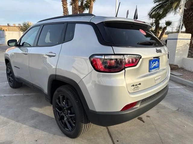 2025 Jeep Compass COMPASS LATITUDE 4X4