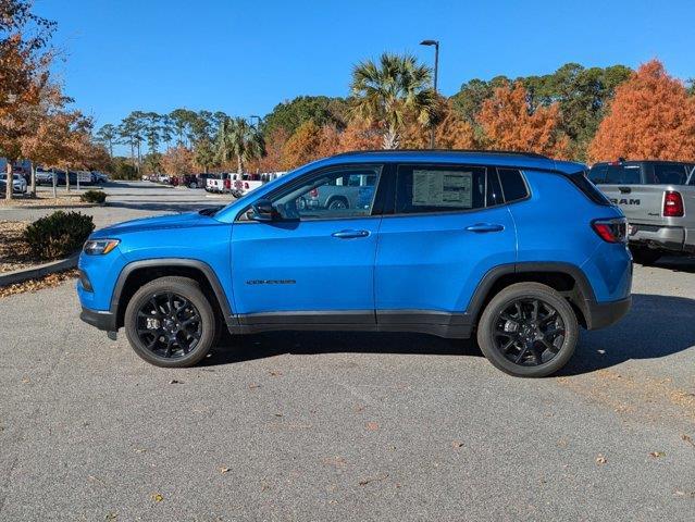 2025 Jeep Compass COMPASS LATITUDE 4X4