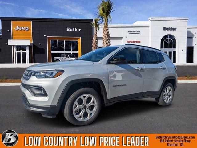 2025 Jeep Compass COMPASS LATITUDE 4X4