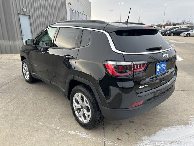 2025 Jeep Compass COMPASS LATITUDE 4X4