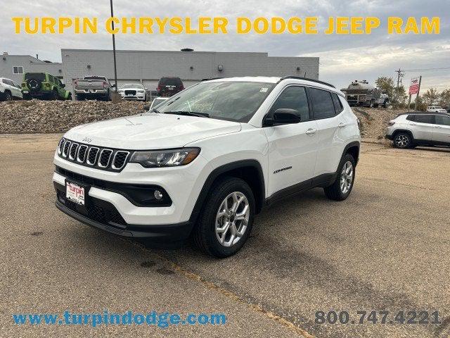 2025 Jeep Compass COMPASS LATITUDE 4X4