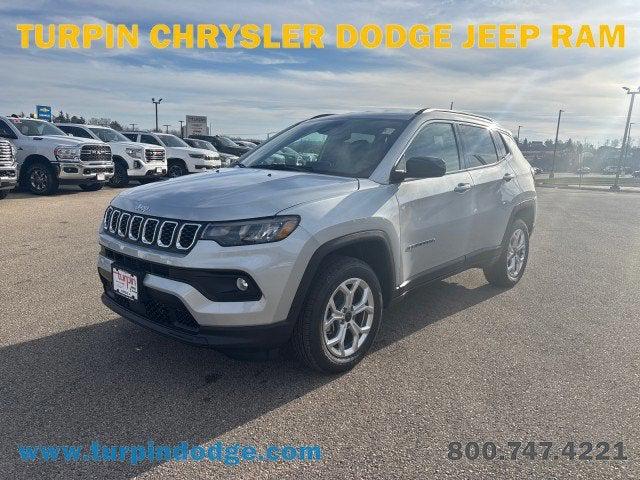 2025 Jeep Compass COMPASS LATITUDE 4X4