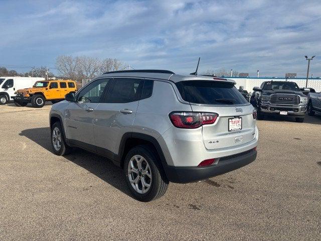 2025 Jeep Compass COMPASS LATITUDE 4X4