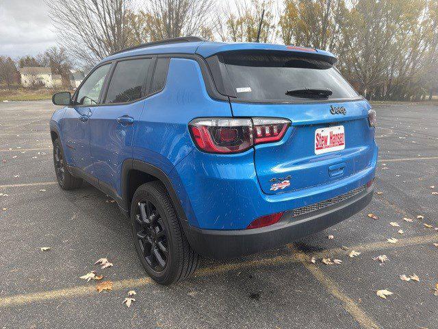 2025 Jeep Compass COMPASS LATITUDE 4X4