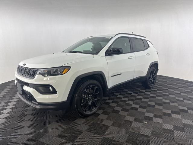 2025 Jeep Compass COMPASS LATITUDE 4X4