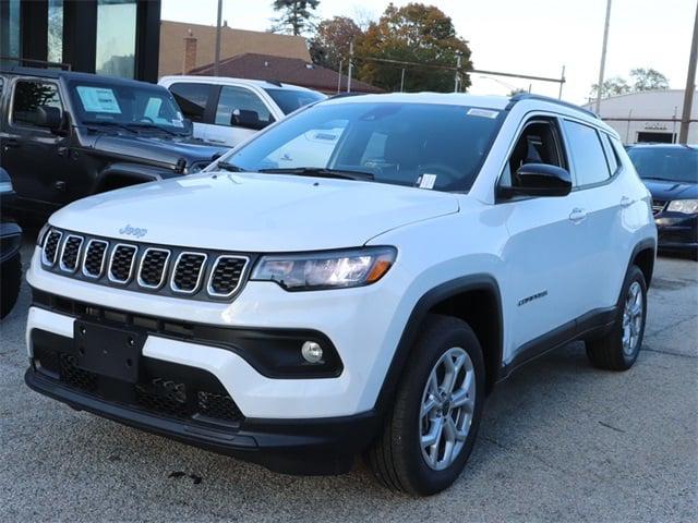 2025 Jeep Compass COMPASS LATITUDE 4X4