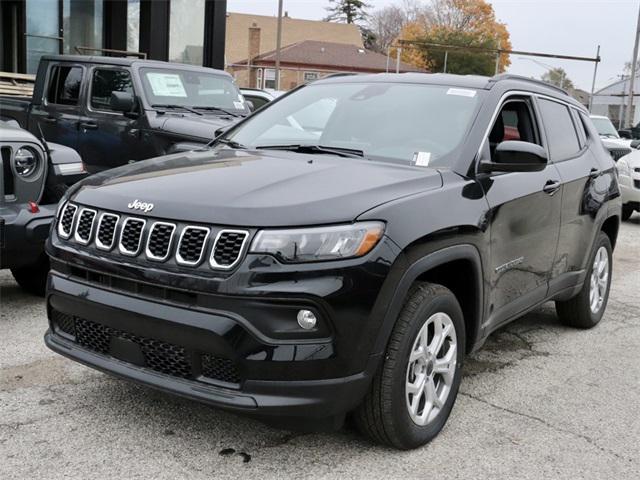 2025 Jeep Compass COMPASS LATITUDE 4X4