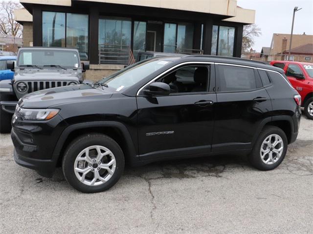 2025 Jeep Compass COMPASS LATITUDE 4X4