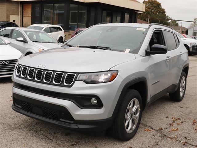 2025 Jeep Compass COMPASS LATITUDE 4X4