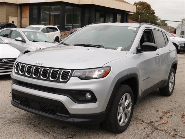 2025 Jeep Compass COMPASS LATITUDE 4X4