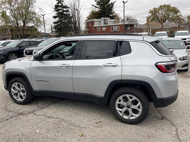 2025 Jeep Compass COMPASS LATITUDE 4X4