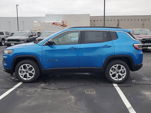 2025 Jeep Compass COMPASS LATITUDE 4X4