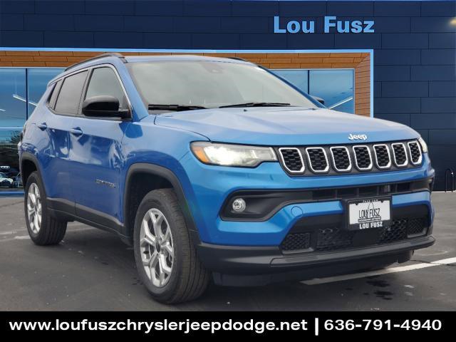 2025 Jeep Compass COMPASS LATITUDE 4X4