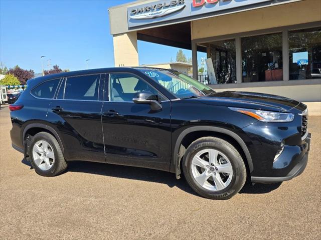 2020 Toyota Highlander LE