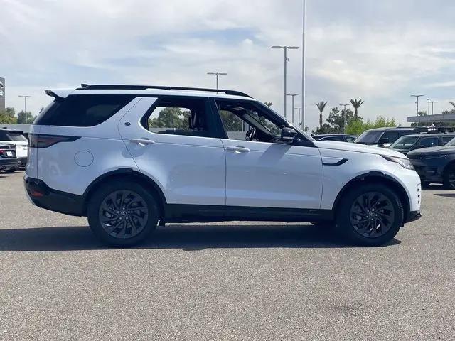 2022 Land Rover Discovery P300 S R-Dynamic