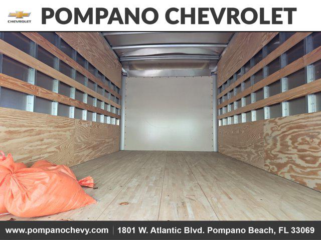 2025 Chevrolet 5500 2WD Reg Cab 150"