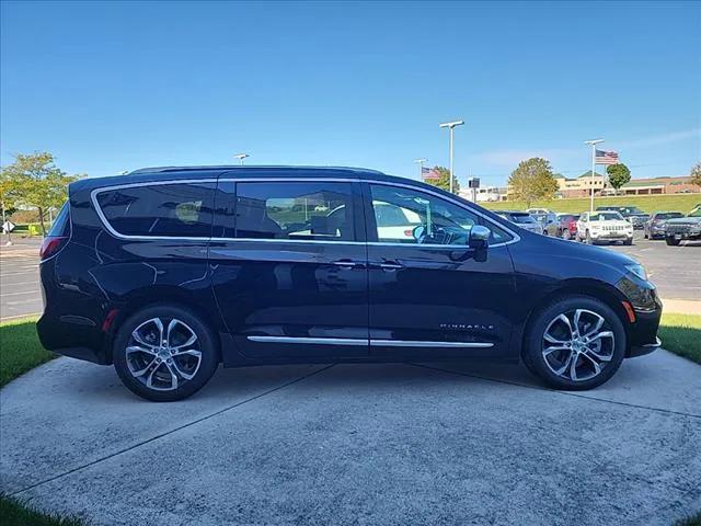 2024 Chrysler Pacifica Pinnacle AWD