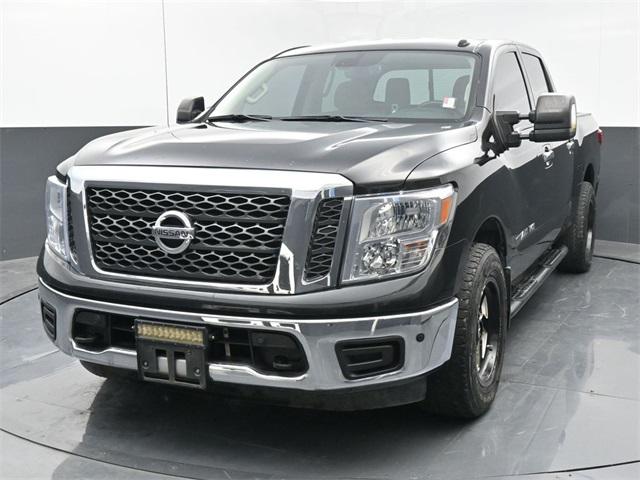 2018 Nissan TITAN SV