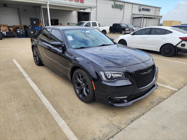 2022 Chrysler 300 Touring L