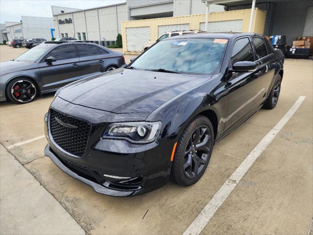 2022 Chrysler 300 Touring L