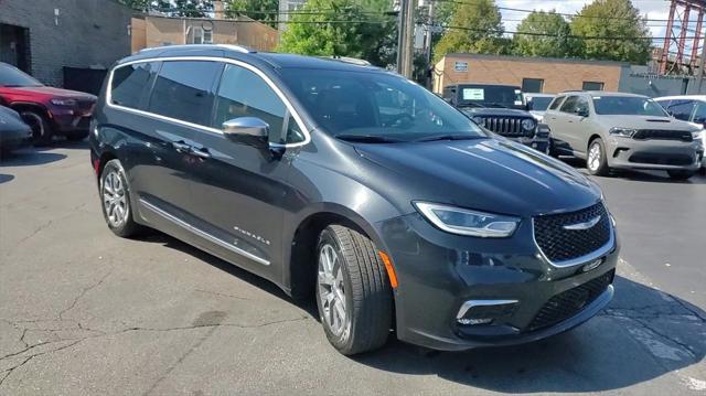 2022 Chrysler Pacifica Hybrid Pinnacle