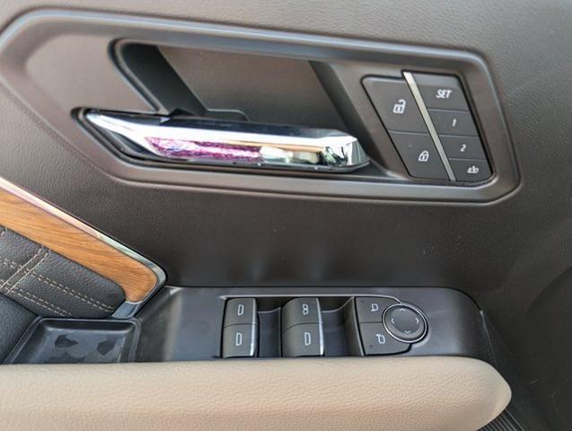 2024 GMC Canyon 4WD Denali