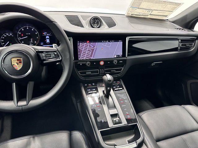 2025 Porsche Macan Macan