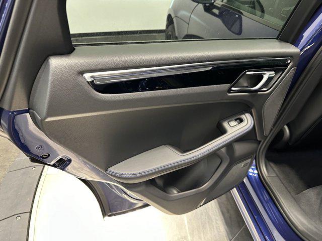 2025 Porsche Macan Macan