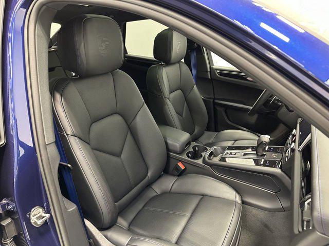 2025 Porsche Macan Macan