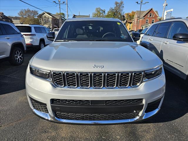 2025 Jeep Grand Cherokee L Laredo X 4x4