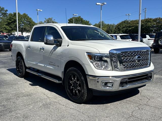 2019 Nissan TITAN SL