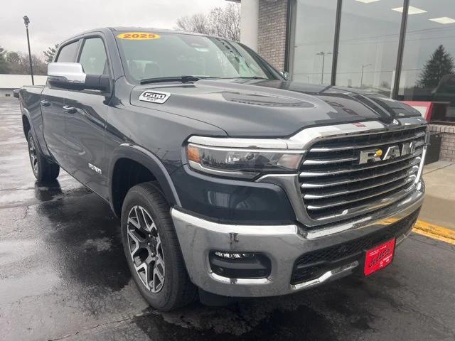 2025 RAM Ram 1500 RAM 1500 LARAMIE CREW CAB 4X4 64 BOX