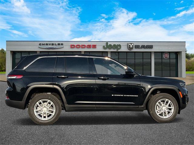 2025 Jeep Grand Cherokee GRAND CHEROKEE LAREDO X 4X4