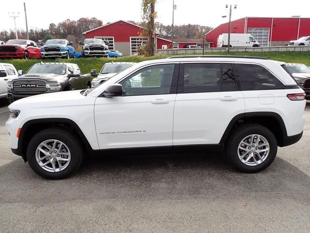 2025 Jeep Grand Cherokee GRAND CHEROKEE LAREDO X 4X4