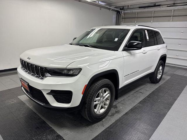2025 Jeep Grand Cherokee GRAND CHEROKEE LAREDO 4X2