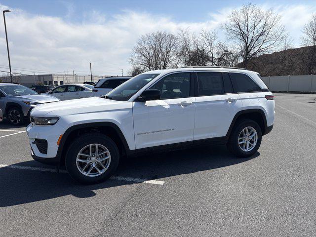 2025 Jeep Grand Cherokee GRAND CHEROKEE LAREDO X 4X4
