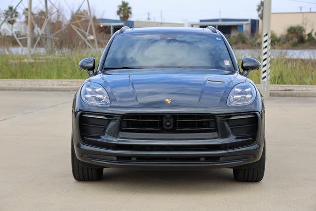 2022 Porsche Macan Base