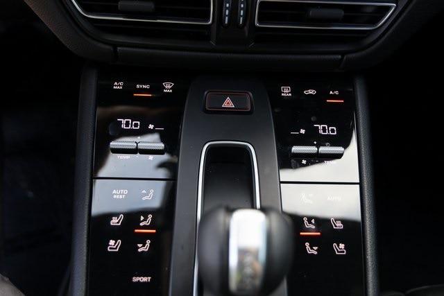 2022 Porsche Macan Base